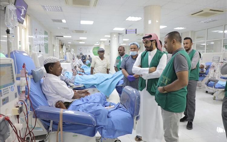 مدير المشروع يتابع سير العمل والتقرير الربعي السادس في مشروع تشغيل مركز فاطمة بابطين الطبي - سيئون
