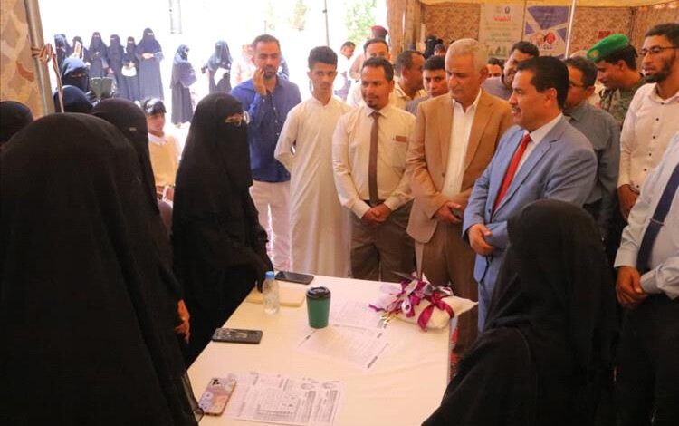 مدير الوسائل والتقنيات التعليمية بمكتب التربية والتعليم يطلع على معرض المهارات بكلية البنات جامعة سيئون