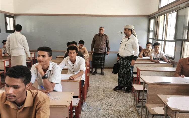مدير تربية يافع رصد يتفقد سير اختبارات الثانوية العامة في مركزي خالد بن الوليد وعلي محسن للبنات رخمة