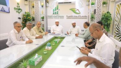 مدير عام المياه والصرف الصحي يناقش مشروعاً مائياً حيوياً مع مؤسسة الوداد للتنمية بتريم