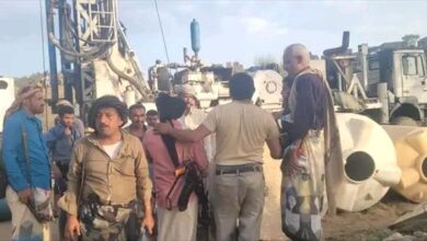 مدير عام الوازعية يدشن حفر بئر مياه جديدة في منطقة قناهو ضمن حملة الاستجابة لمشاريع المياه