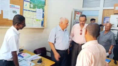 مدير عام مكتب الصحة بعدن يزور مستشفى الأمراض النفسية والعصبية