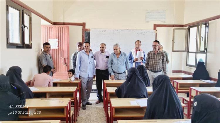 مدير مكتب التربية يشيد بمراكز إختبارات مديرية الأزارق