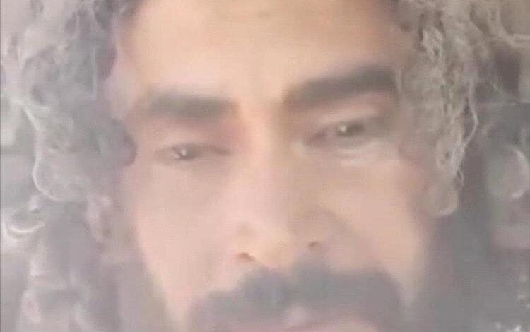 مسافر يمني ينجو من الموت في صحراء الجوف بعد تسجيل وصيته عبر الهاتف