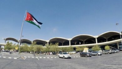 مصير غامض لعشرات المسافرين اليمنيين العالقين في مطار الأردن