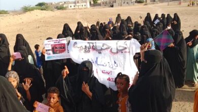 مظاهرة نسوية بشقرة أبين تدعو لتوفير حياة كريمة