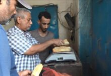 مكتب الصناعة والتجارة بعدن يكثف حملاته الرقابية على المخابز والمحلات التجارية