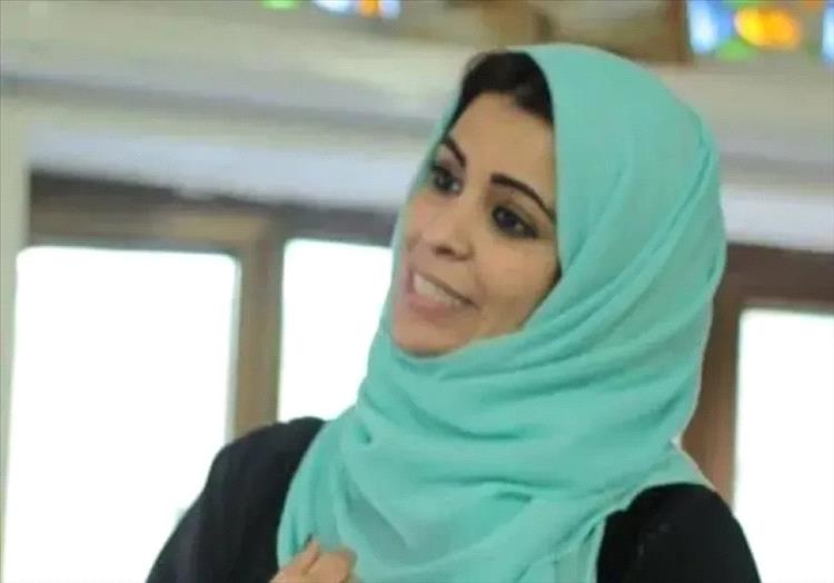 مليشيا الحوثي تفرج عن الناشطة رباب المضواحي بعد عام من الاختطاف في صنعاء