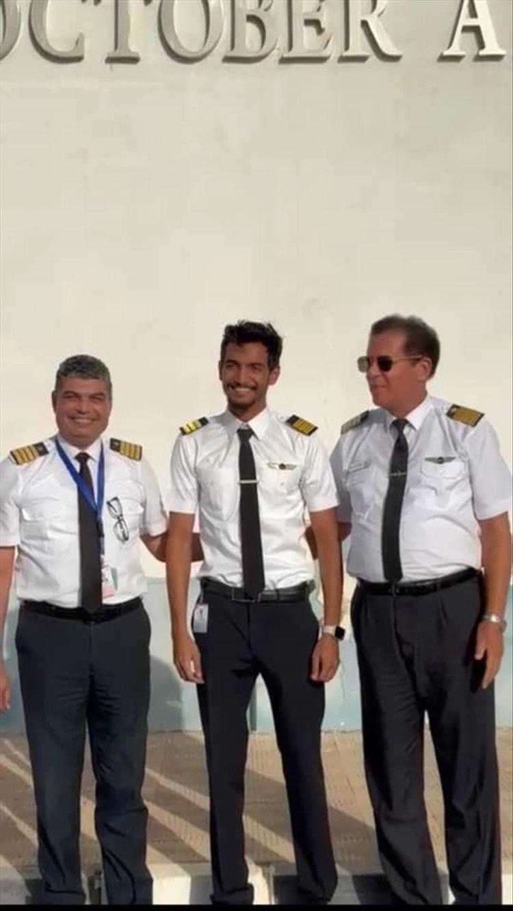 من هو الطالب اليمني عبدالرحمن الذي حقق المركز الاول في دفعته على مستوى اكاديمية الطيران المصرية ومن هو والده ؟
