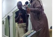 مهاجر أثيوبي يعلن إسلامه في شبوة