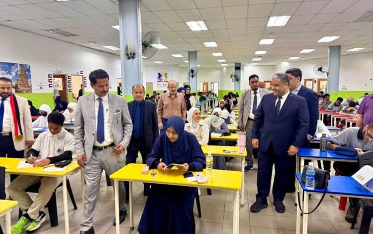 نائب وزير التربية والتعليم يَدشّن اختبارات الثانوية العامة لليمنيين في ماليزيا