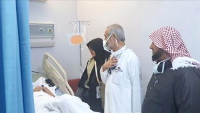 نائب وزير الصحة يتفقد حالات مرضية لحجاج يمنيين في المدينة المنورة