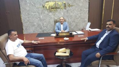 نائب وزير الصناعة يبحث مع مدراء فروع مكاتب المهرة وعدن مضاعفة العمل الرقابي