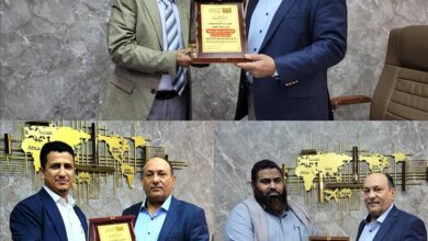 نائب وزير الصناعة يكُرم مدير عام السجل التجاري ومدير الاعلام تقديرًا لجهودهم المتميزة