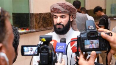 وزارة الأوقاف اليمنية تبدأ  عملية. تسليم المبالغ المستردة لحجاج بيت الله الحرام