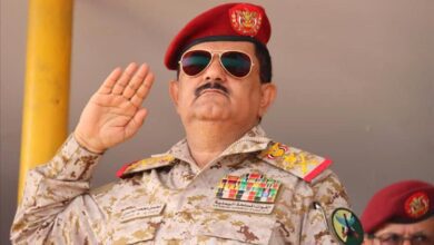 وزير الدفاع: هدفنا انهاء الإرهاب الحوثي واستعادة مؤسسات الدولة ورفرفة علم الجمهورية