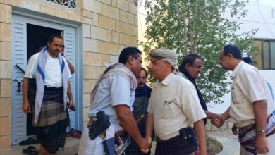 وصول اللواء بامشموس إلى محافظة شبوة لتدشين فعاليات أسبوع المرور العربي يوم غدٍ الأحد بمدينة عتق
