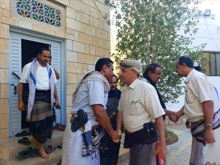 وصول اللواء بامشموس إلى محافظة شبوة لتدشين فعاليات أسبوع المرور العربي يوم غدٍ الأحد بمدينة عتق