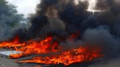 وفاة شخص واحتراق حمولة قاطرة بسبب تماس كهربائي في الضالع