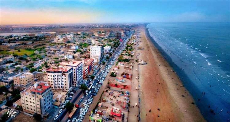 وفاة شخصين اختناقًا داخل سيارتهما على الساحل بعدن