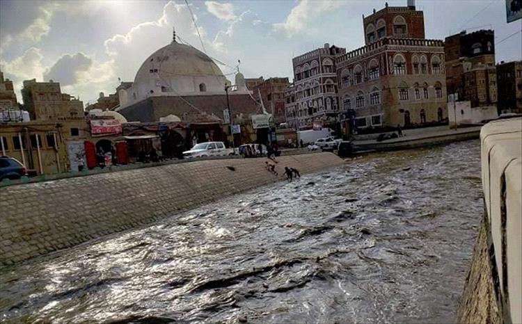 وفاة طفلتين غرقا بسيول الأمطار في صنعاء