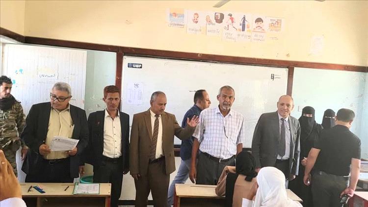 وكيل أول محافظة تعز يدشن اختبارات الثانوية العامة بالمحافظة للعام 2024 - 2025 م