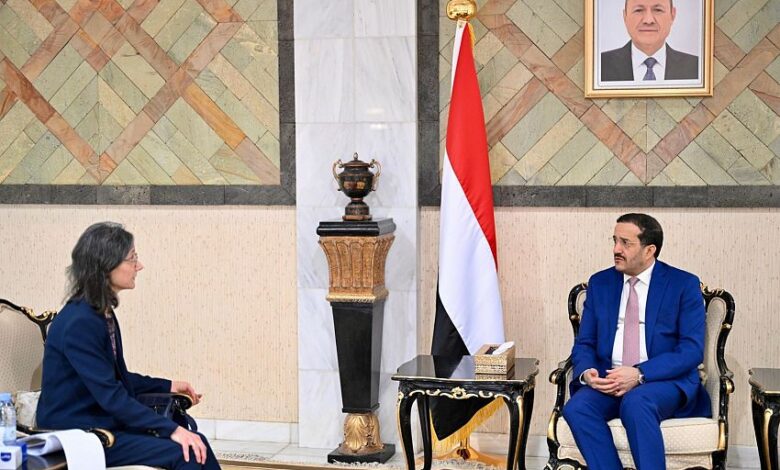 الحوثيون تمكنوا من تهريب أدوات الدمار إلى اليمن عبر شركائهم وداعميهم الإيرانيين