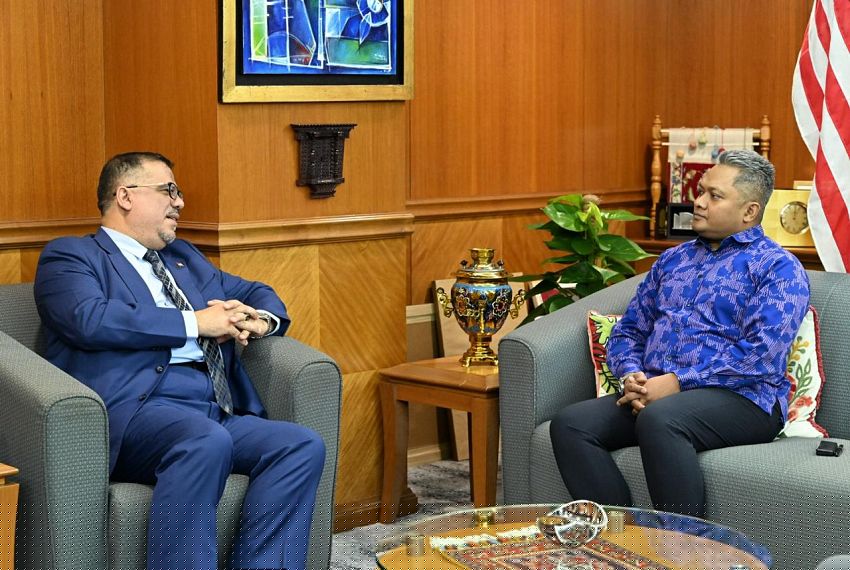 السفير باحميد يبحث مع مسؤول ماليزي القضايا المتعلقة بأوضاع الجالية اليمنية