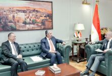 السفير بحاح يبحث مع وزير التربية والتعليم المصري آلية إدماج الطلاب اليمنيين في المدارس المصرية