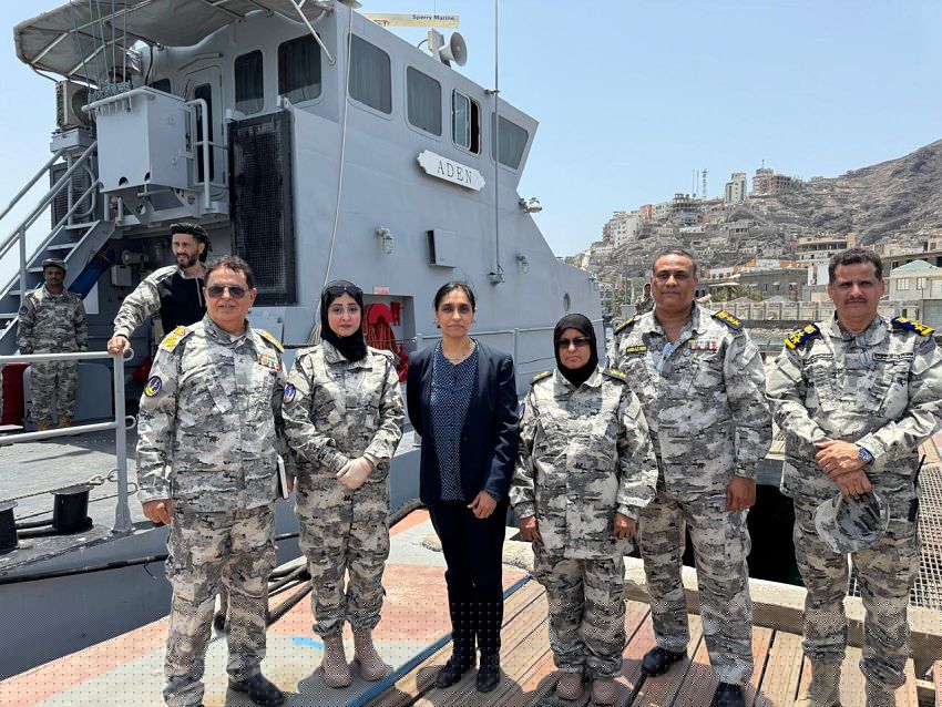 السفيرة البريطانية تؤكد التزام بلادها بدعم اليمن في المجالات الخدمية وخفر السواحل