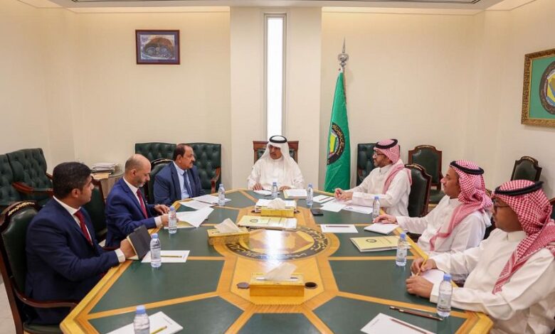 الشاعري يبحث مع الامين العام المساعد لمجلس التعاون الخليجي الاوضاع الاقتصادية والمساعدات الانسانية