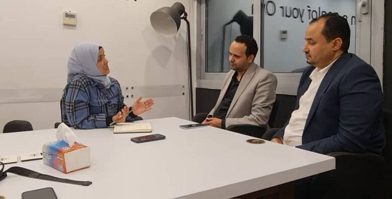 اللجنة الوطنية تنهي التحقيق في 258 انتهاكاً بحق الصحفيين وتدعو لتعزيز حرية الصحافة