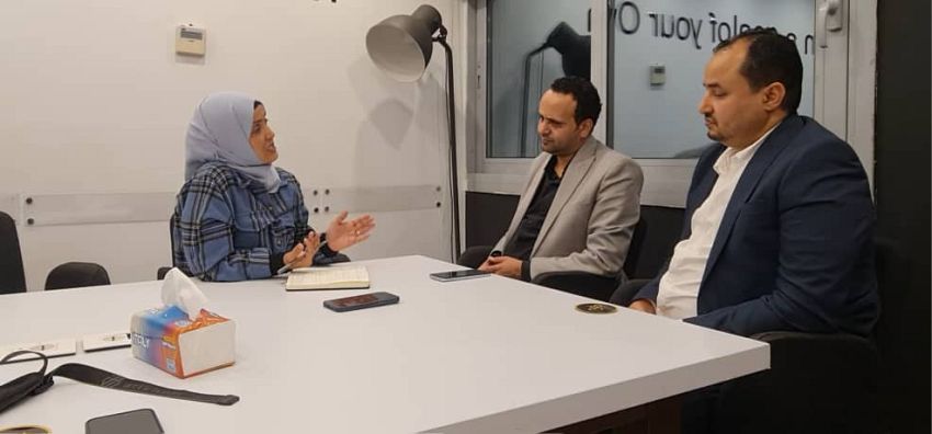 اللجنة الوطنية تنهي التحقيق في 258 انتهاكاً بحق الصحفيين وتدعو لتعزيز حرية الصحافة
