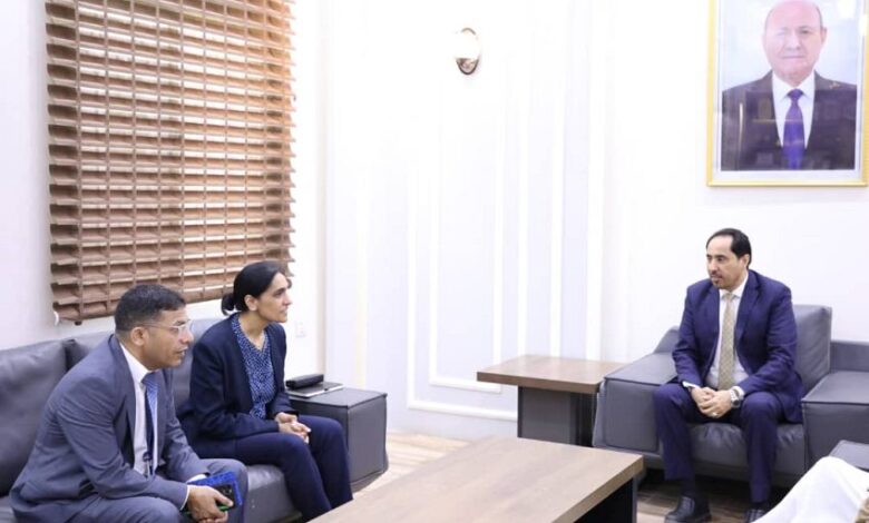 الوزير البكري يبحث مع السفيرة البريطانية سبل تعزيز التعاون ودعم الشباب