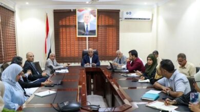الوزير الشرجبي يبحث مع الفريق الفني للبنك الدولي التحضيرات الجارية لإطلاق سلسلة مشاريع المياه