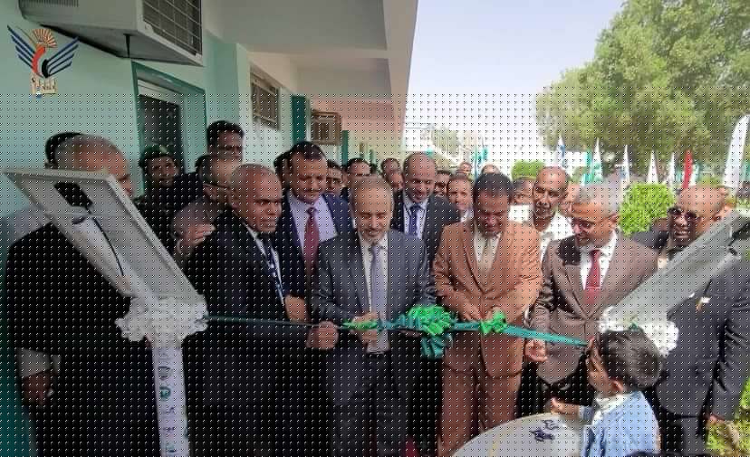 الوزير الوصابي والوكيل السعيدي يدشنان ورش ومعامل تخصص الطاقة الشمسية بكلية المجتمع في سيئون
