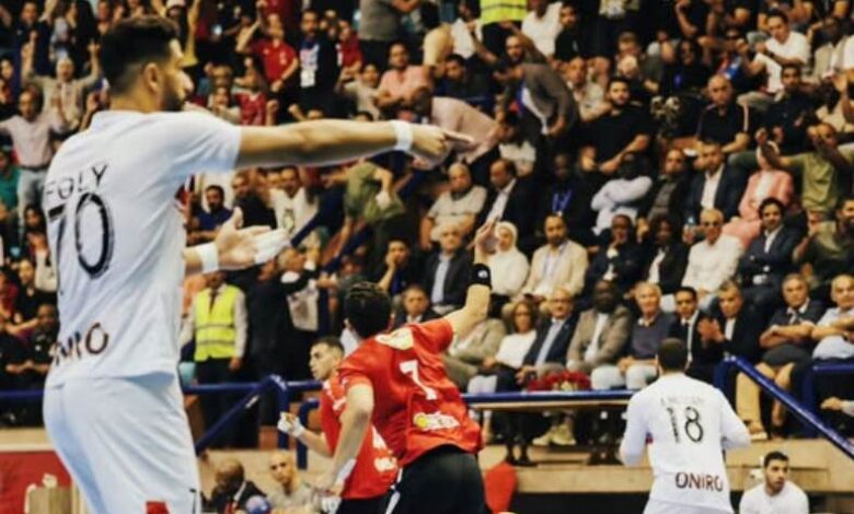 يد الأهلي والزمالك