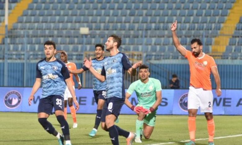 بيراميدز وفاركو