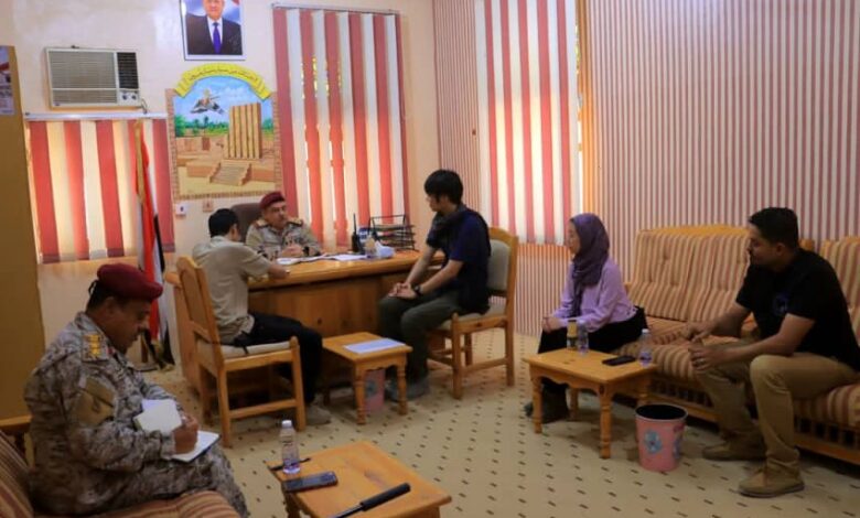 رئيس الاستخبارات يبحث في مأرب مع وفد ياباني تعزيز التعاون المشترك