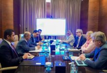 رئيس الوزراء يستقبل وفد من الاتحاد الأوروبي ويؤكد على دعم أولويات الحكومة العاجلة