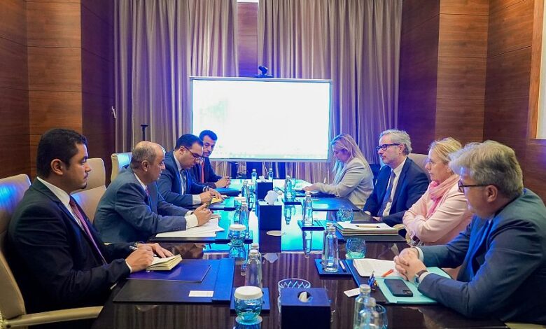 رئيس الوزراء يستقبل وفد من الاتحاد الأوروبي ويؤكد على دعم أولويات الحكومة العاجلة