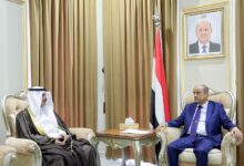 رئيس الوزراء يشيد بالعلاقات الأخوية المتميزة بين اليمن والكويت والحرص على تطويرها