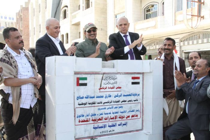 رئيس الوزراء يطالب محافظ تعز بإيضاح أسباب تعثر مشروع مياه الشيخ زايد