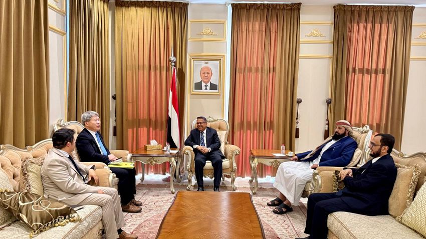 رئيس مجلس الشورى يبحث يلتقي سفير جمهورية كوريا مستجدات الأوضاع على الساحة الوطنية