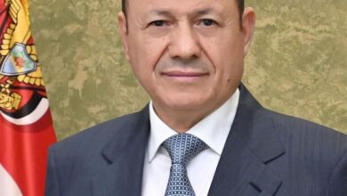 رئيس مجلس القيادة يتلقى برقية تهنئة من الامين العام لجامعة الدول العربية بمناسبة العيد الوطني 22 مايو