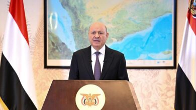 رئيس مجلس القيادة يدعو في خطاب للشعب الى استلهام قيم الوحدة في مواجهة التهديد الارهابي الحوثي المحدق بالجميع