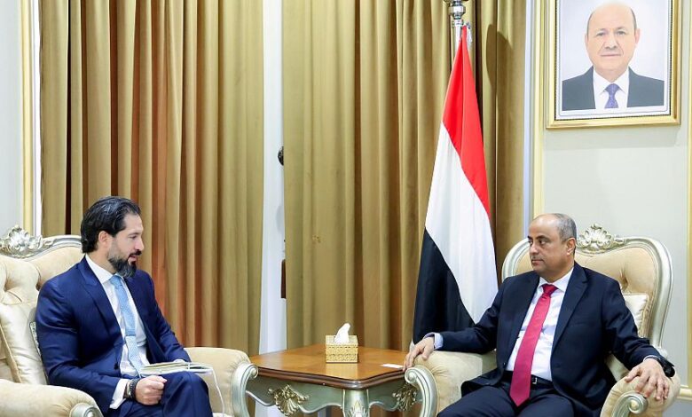 رئيس مجلس الوزراء يستقبل القائم بأعمال سفير الولايات المتحدة الامريكية