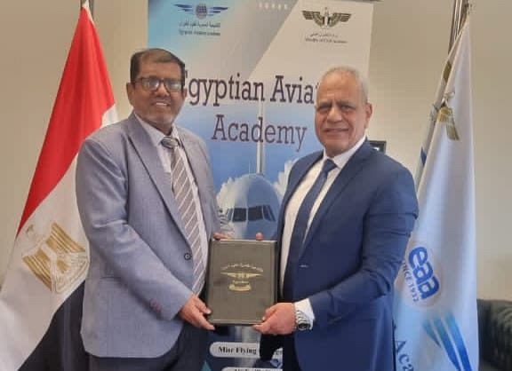 رئيس هيئة الطيران يبحث مع رئيس الأكاديمية المصرية لعلوم الطيران التعاون بمجال التدريب