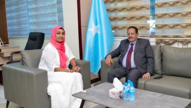سفير اليمن يلتقي وزيرة شؤون الأسرة وحقوق الانسان الصومالية