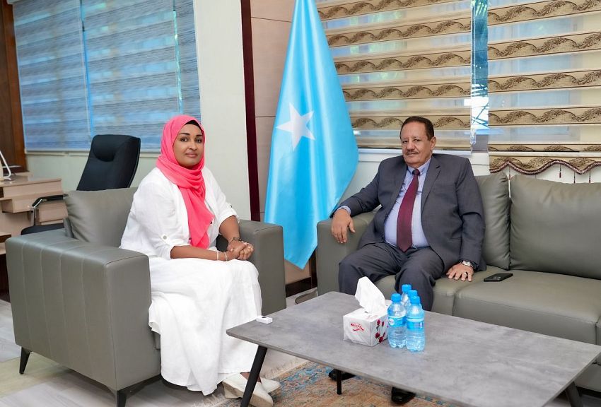 سفير اليمن يلتقي وزيرة شؤون الأسرة وحقوق الانسان الصومالية